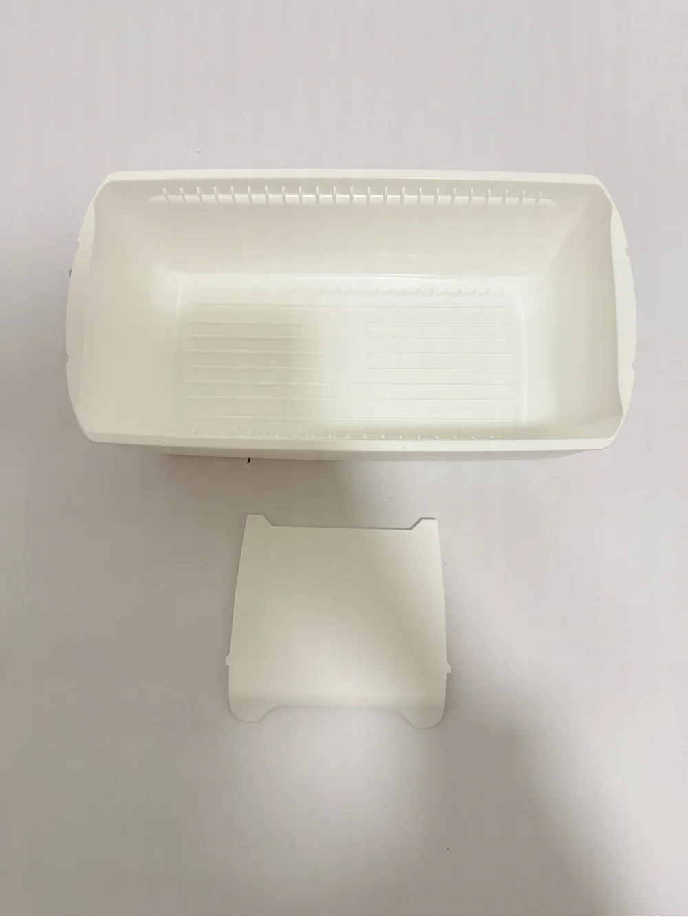 Tupperware BreadSmart Bread Keepers Junior Black & White 2